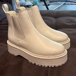 Platform white boots NEVER WORN